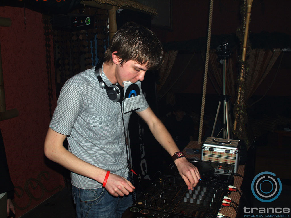 trance_re-born_at_caribs021