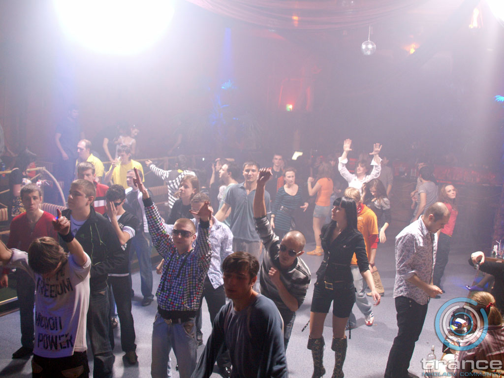 trance_re-born_at_caribs048