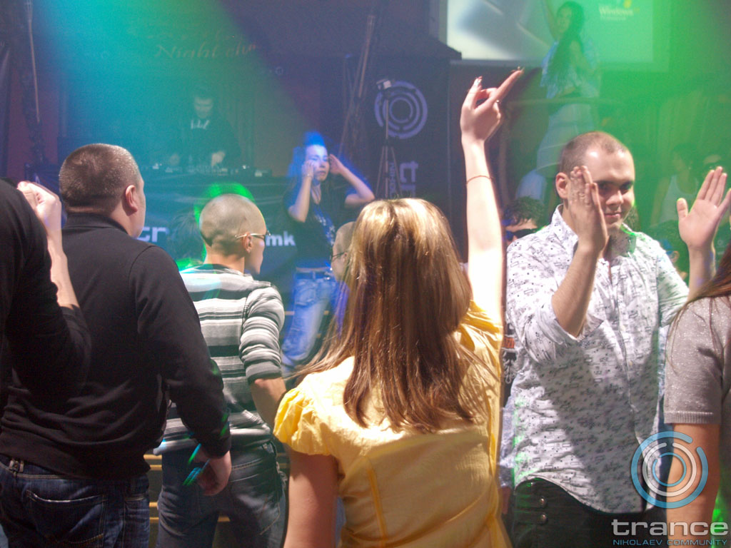 trance_re-born_at_caribs059