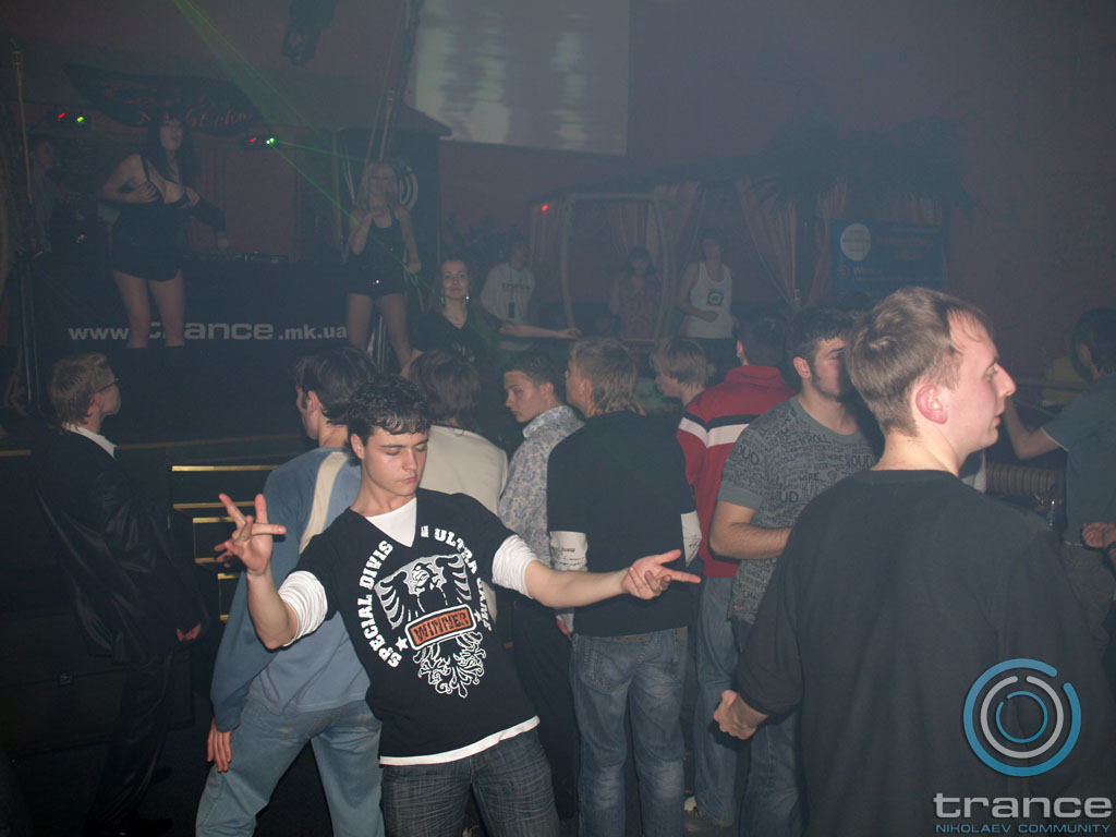 trance_re-born_at_caribs070