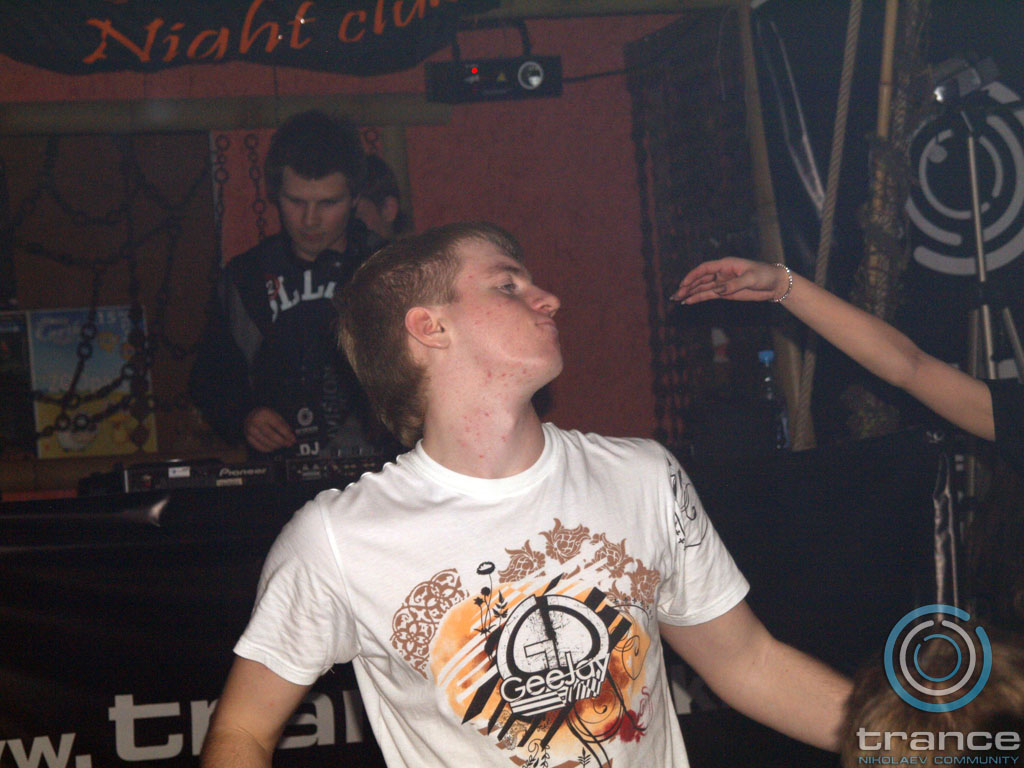 trance_re-born_at_caribs077