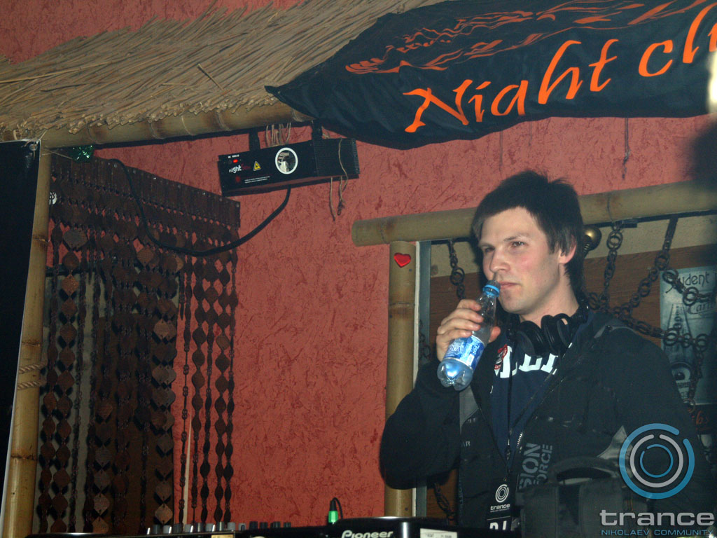 trance_re-born_at_caribs083