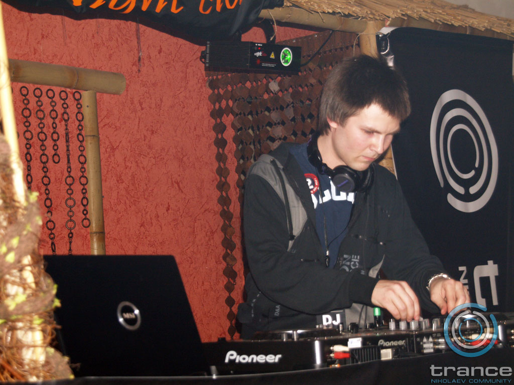 trance_re-born_at_caribs102