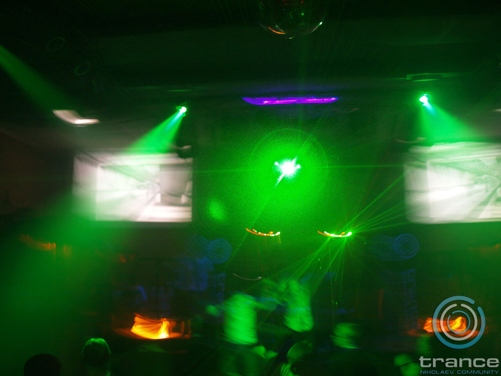 trance_re-born_at_caribs113